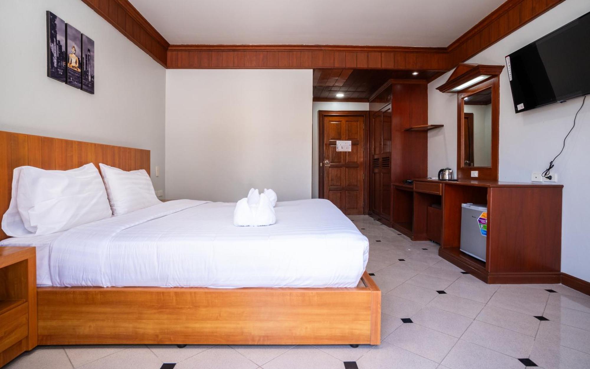Gp House Phuket Patong Beach Eksteriør billede