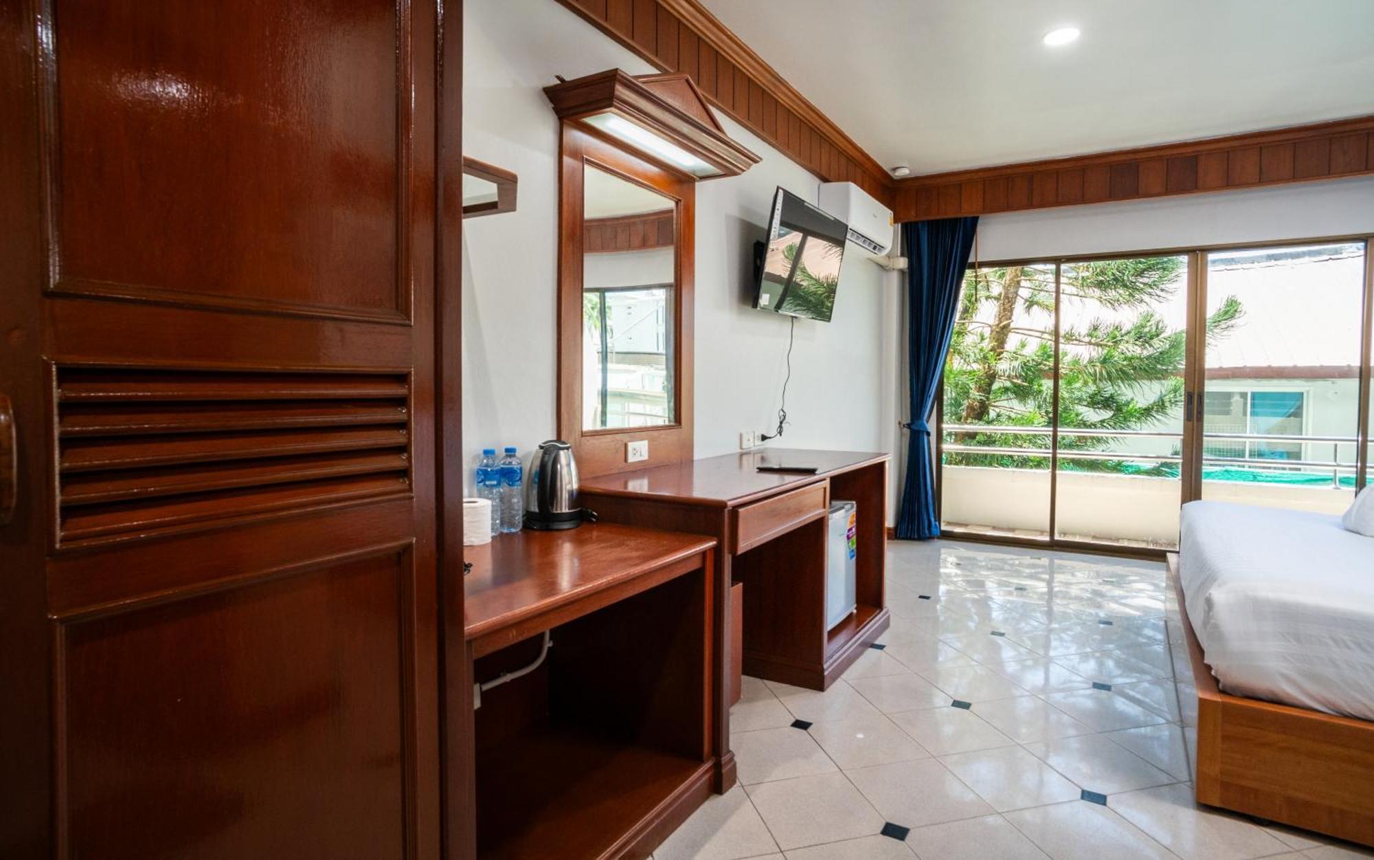 Gp House Phuket Patong Beach Eksteriør billede